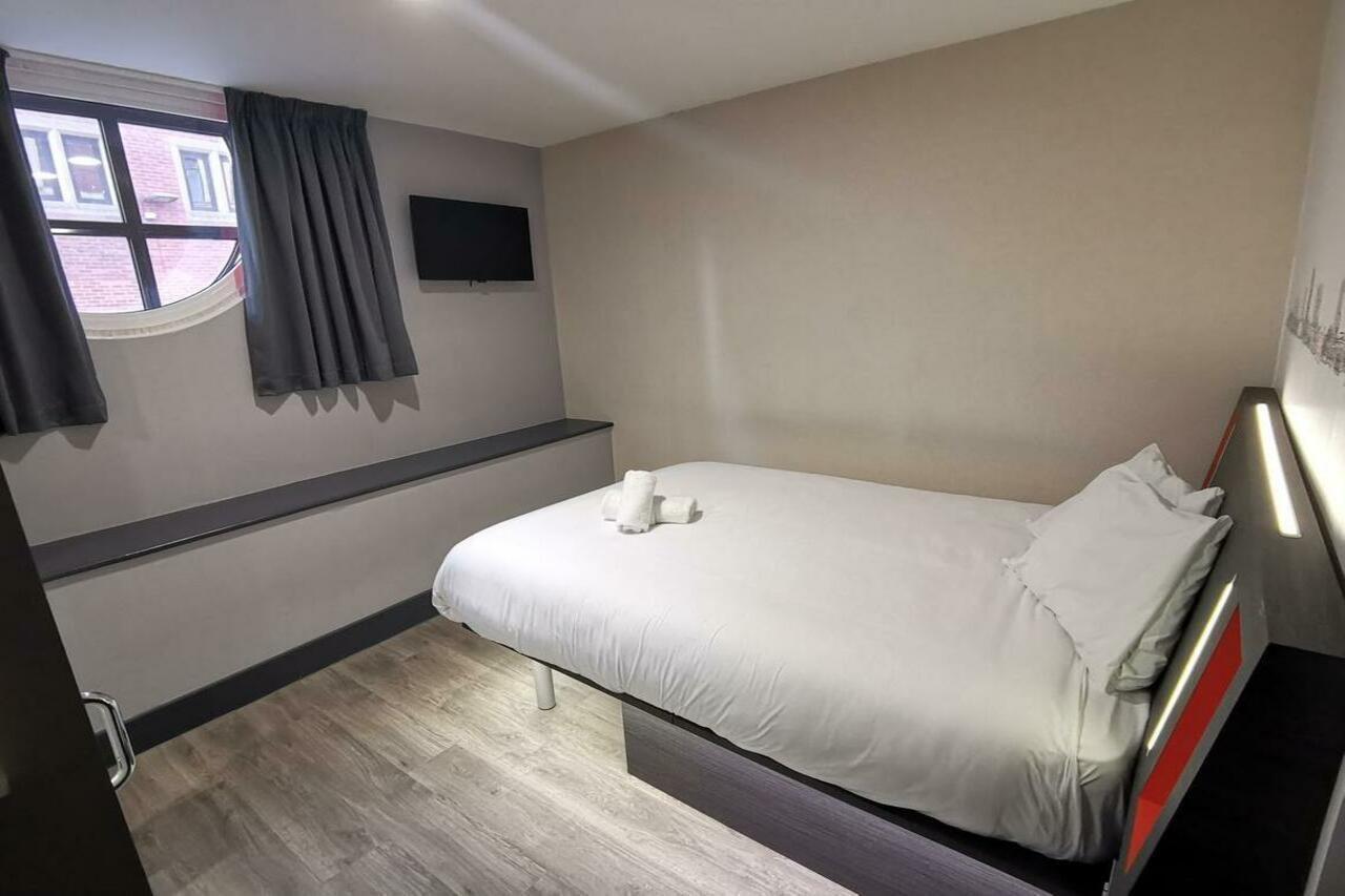 Easyhotel Cardiff Extérieur photo