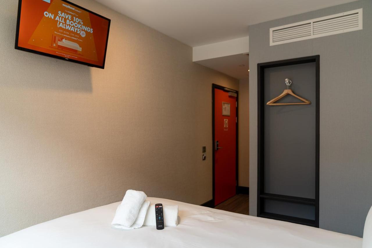 Easyhotel Cardiff Extérieur photo