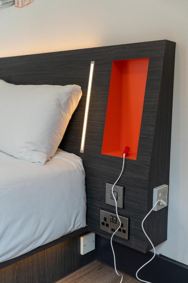 Easyhotel Cardiff Extérieur photo