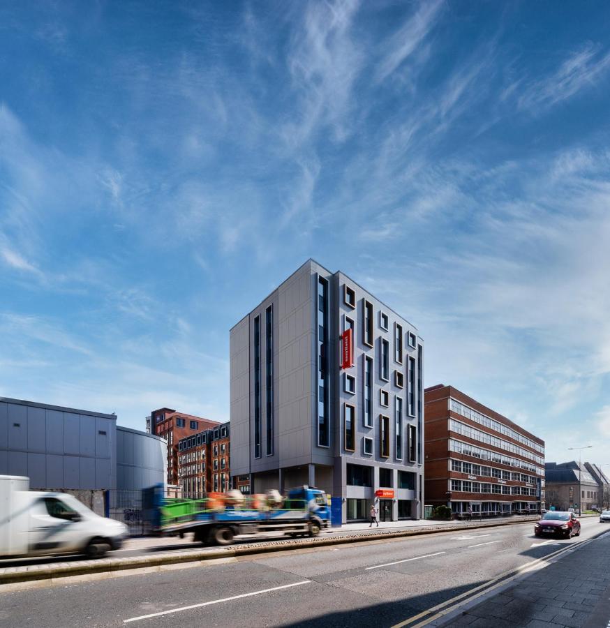 Easyhotel Cardiff Extérieur photo