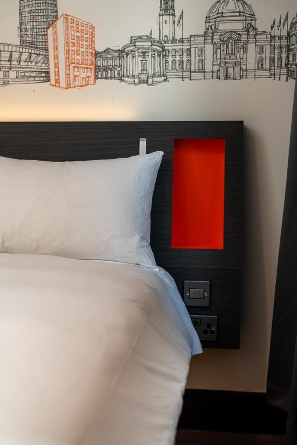 Easyhotel Cardiff Extérieur photo