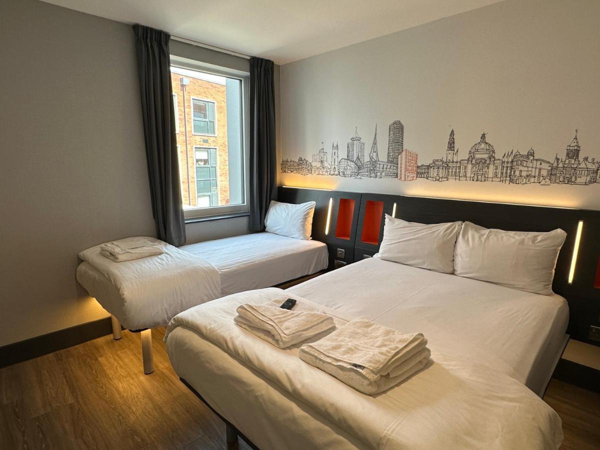 Easyhotel Cardiff Extérieur photo